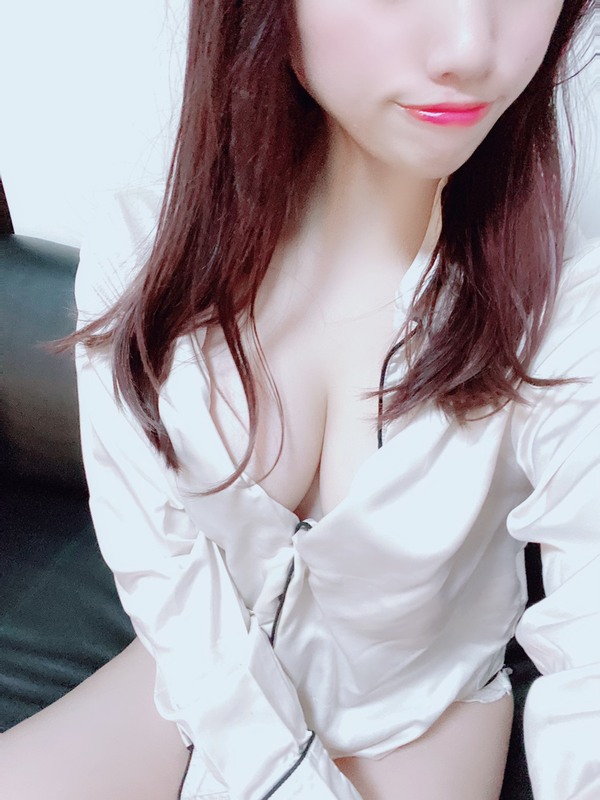 2/4デビュー成宮ゆうり